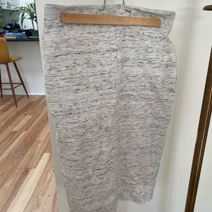 Aritzia/ Wilfred pencil skirt